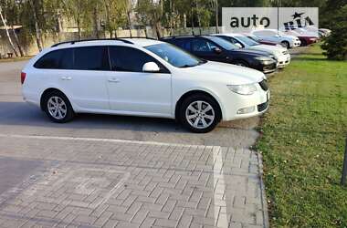 Універсал Skoda Superb 2013 в Житомирі