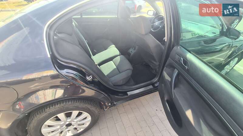 Ліфтбек Skoda Superb 2004 в Броварах