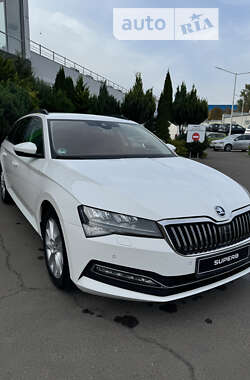 Универсал Skoda Superb 2021 в 