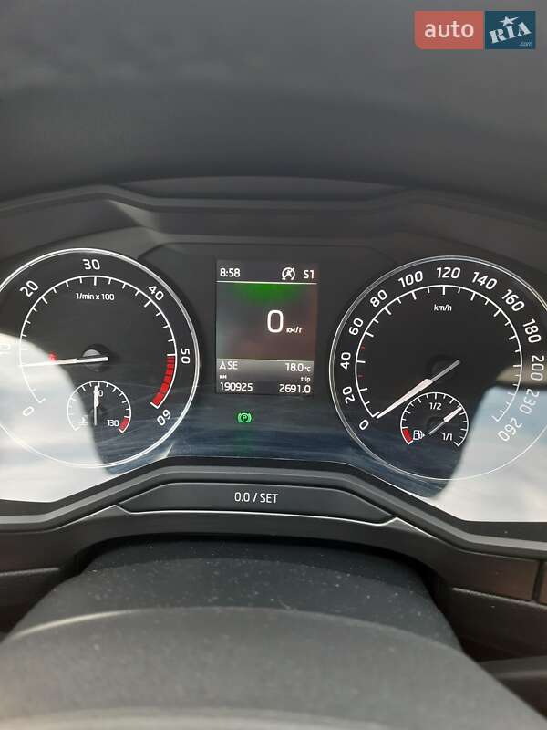 Универсал Skoda Superb 2019 в Ужгороде