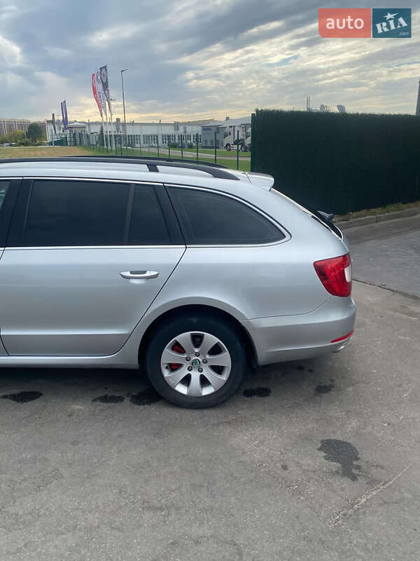 Универсал Skoda Superb 2012 в Киеве