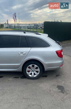 Универсал Skoda Superb 2012 в 