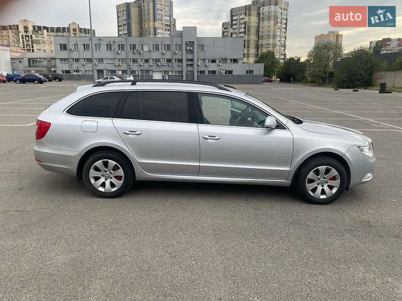 Универсал Skoda Superb 2012 в Киеве