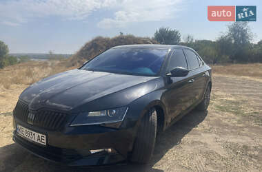 Лифтбек Skoda Superb 2015 в 