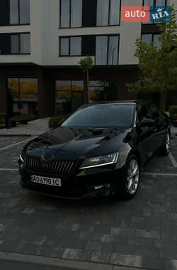 Лифтбек Skoda Superb 2015 в Ужгороде