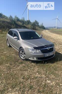 Універсал Skoda Superb 2011 в Самборі