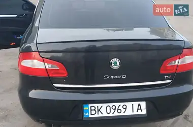Skoda Superb 2011
