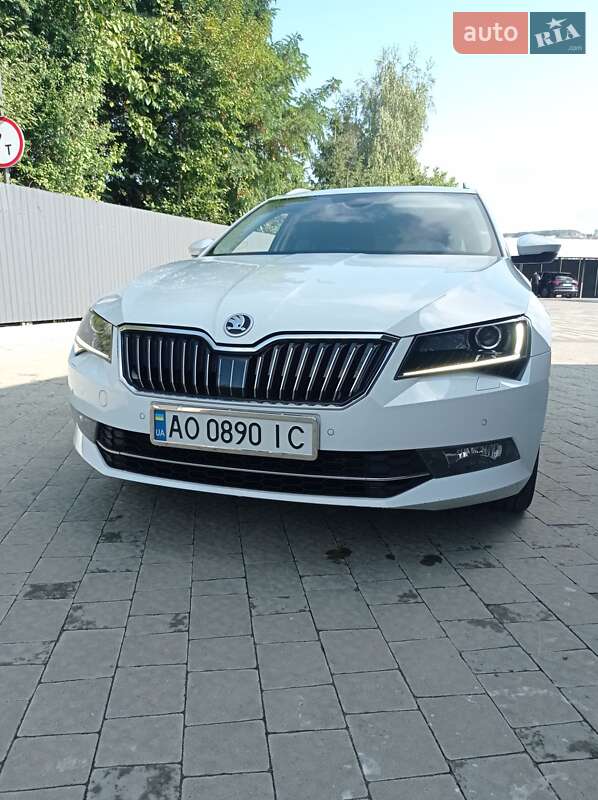 Универсал Skoda Superb 2016 в Ужгороде