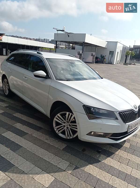 Универсал Skoda Superb 2016 в Ужгороде
