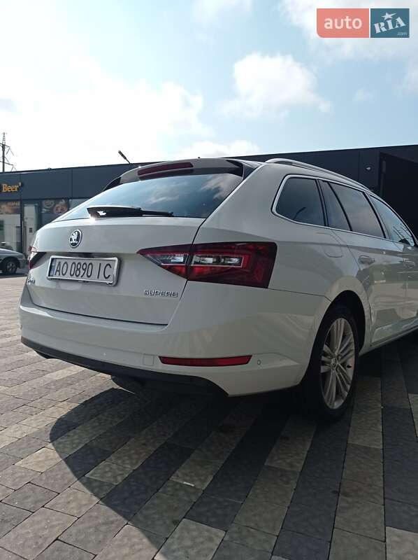 Универсал Skoda Superb 2016 в Ужгороде