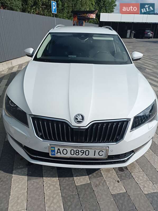 Универсал Skoda Superb 2016 в Ужгороде