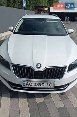 Универсал Skoda Superb 2016 в Ужгороде