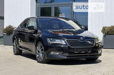 Лифтбек Skoda Superb 2017 в Ужгороде