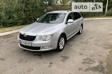 Універсал Skoda Superb 2012 в Рівному