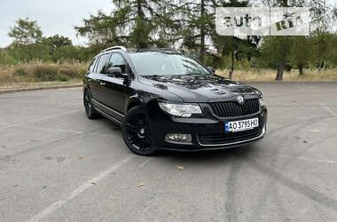 Універсал Skoda Superb 2010 в Ужгороді