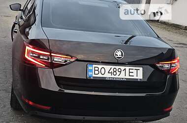 Лифтбек Skoda Superb 2018 в 