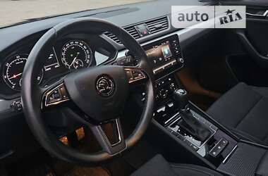 Лифтбек Skoda Superb 2018 в 