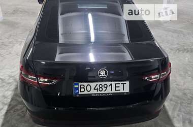 Лифтбек Skoda Superb 2018 в 