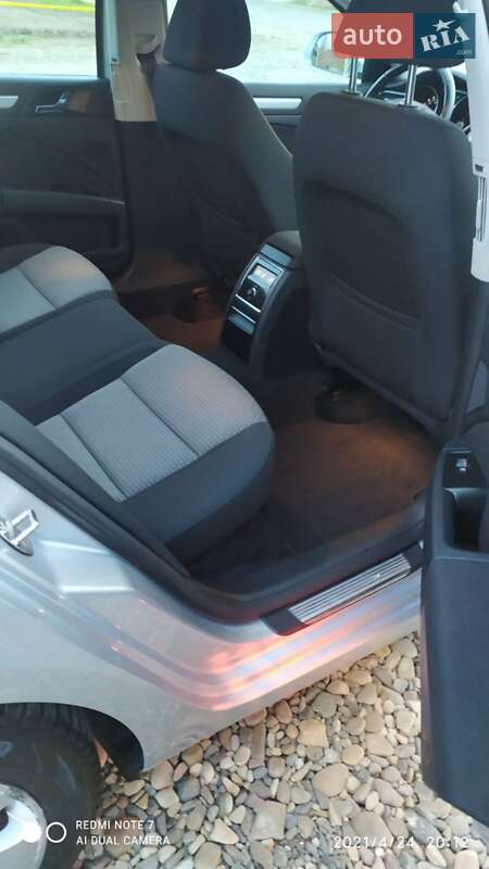 Універсал Skoda Superb 2011 в Чернівцях