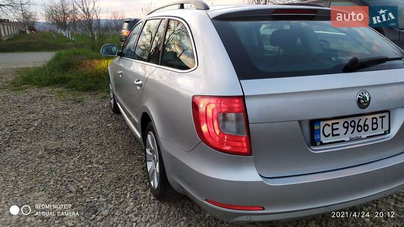 Універсал Skoda Superb 2011 в Чернівцях