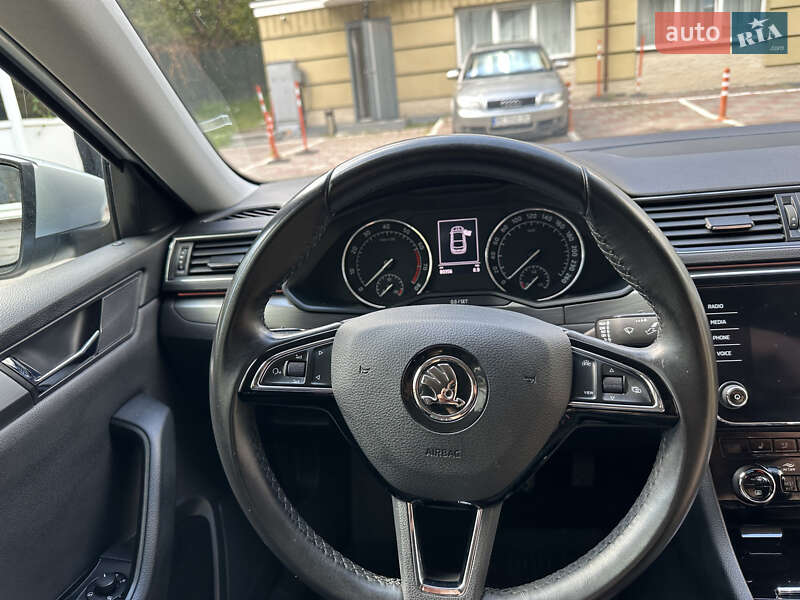 Лифтбек Skoda Superb 2018 в Киеве