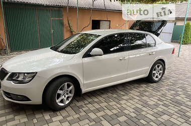 Лифтбек Skoda Superb 2013 в Мукачево