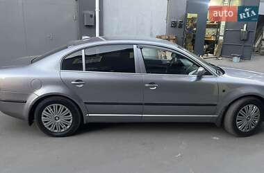 Лифтбек Skoda Superb 2003 в 