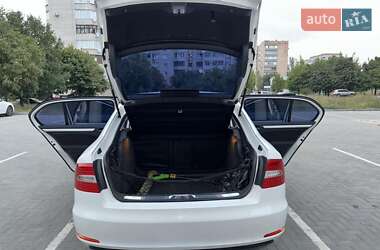Лифтбек Skoda Superb 2013 в 