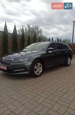 Универсал Skoda Superb 2020 в Стрые