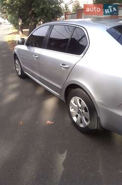 Лифтбек Skoda Superb 2011 в 