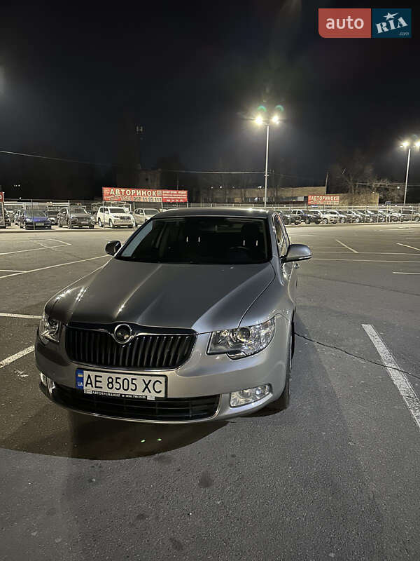 Ліфтбек Skoda Superb 2010 в Дніпрі