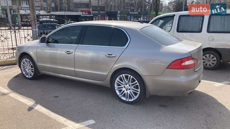 Ліфтбек Skoda Superb 2010 в Дніпрі