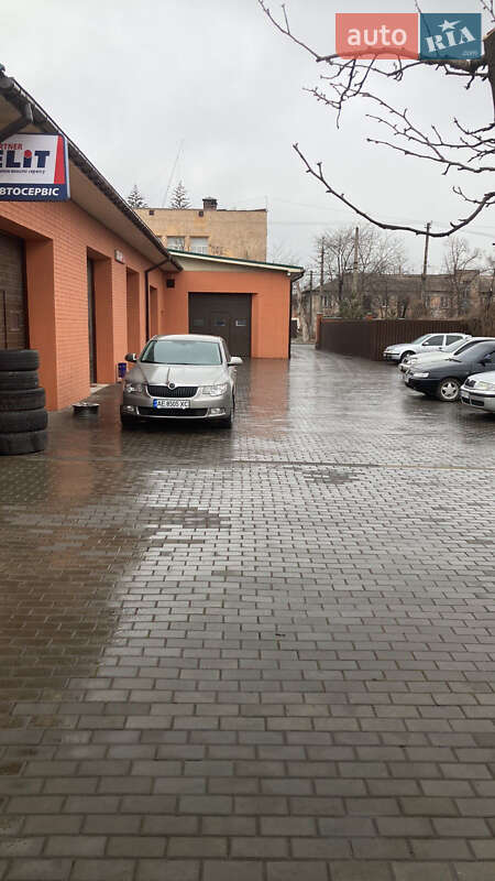 Ліфтбек Skoda Superb 2010 в Дніпрі