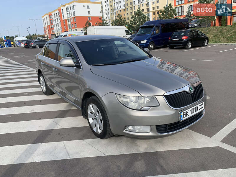 Skoda Superb 2012