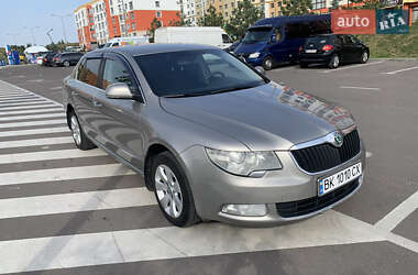 Лифтбек Skoda Superb 2012 в 