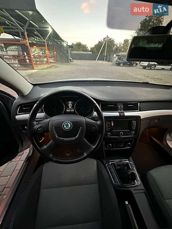 Универсал Skoda Superb 2012 в Смеле