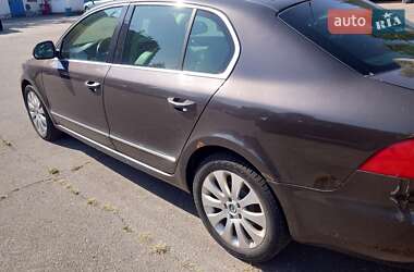 Лифтбек Skoda Superb 2009 в 