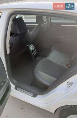 Лифтбек Skoda Superb 2011 в 