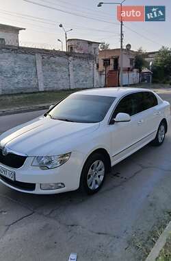 Лифтбек Skoda Superb 2011 в 