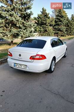 Лифтбек Skoda Superb 2011 в 
