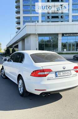 Лифтбек Skoda Superb 2013 в Днепре