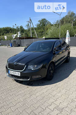 Лифтбек Skoda Superb 2011 в Гребле