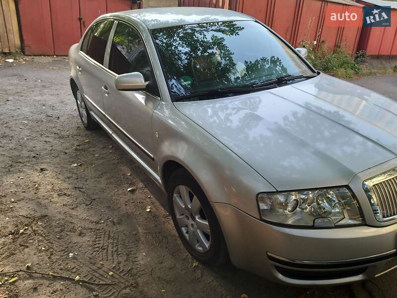 Лифтбек Skoda Superb 2004 в Киеве