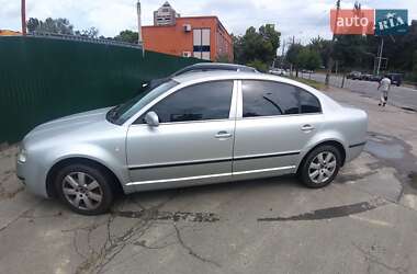 Лифтбек Skoda Superb 2004 в 
