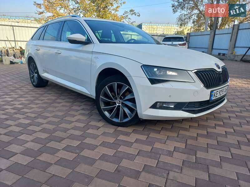 Универсал Skoda Superb 2019 в 