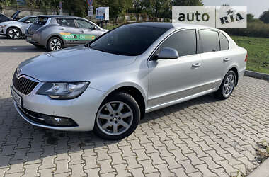 Лифтбек Skoda Superb 2015 в 