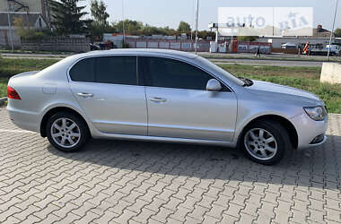 Лифтбек Skoda Superb 2015 в 