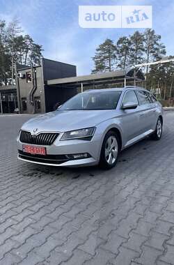 Універсал Skoda Superb 2016 в Маневичах