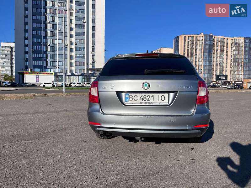 Універсал Skoda Superb 2010 в Черкасах