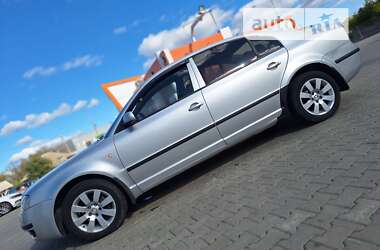 Лифтбек Skoda Superb 2003 в Черновцах